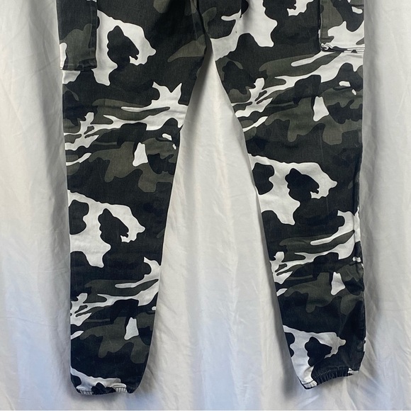 American Bazi Women’s Camouflage Cargo Joggers Pants Size Large - Picture 15 of 16